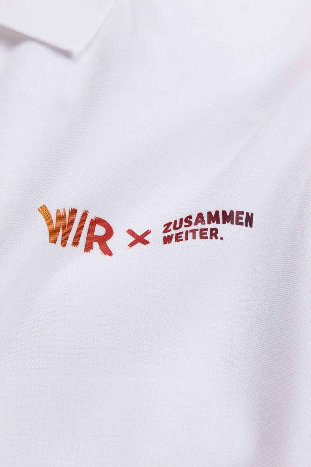 MKH Polo Herren Weiß Detail Logo 2