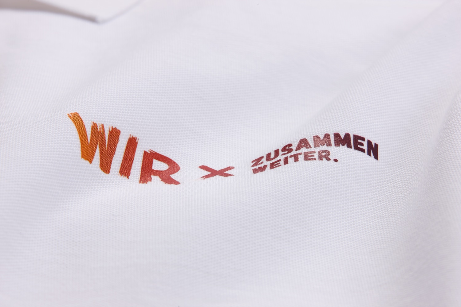 MKH Polo Herren Weiß Detail Logo 3
